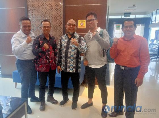 Sebagian calon anggota KI Sumbar yang ikut uji kelayakan dan kepatutan di Komisi I DPRD Sumbar, Kamis pagi (19/1). (Foto : Arzil)