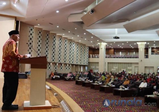 Gubernur Mahyeldi berikan sambutan dihadapan sejumlah tokoh Minang di Jakarta dalam kegiatan Forum Silaturahmi Minang Diaspora Network-Global (MDN-G) 2026 di Auditorium Universitas YARSI, Jakarta Pusat, Sabtu (23/5/2026). IST