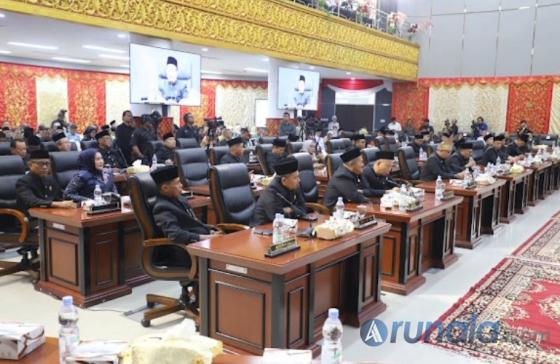 Para angggota DPRD Kota Padang menghadiri sidang paripurna istimewa peringatan HJK Padang ke-357 tahun di DPRD Kota Padang, Jumat (7/8/2026). IST